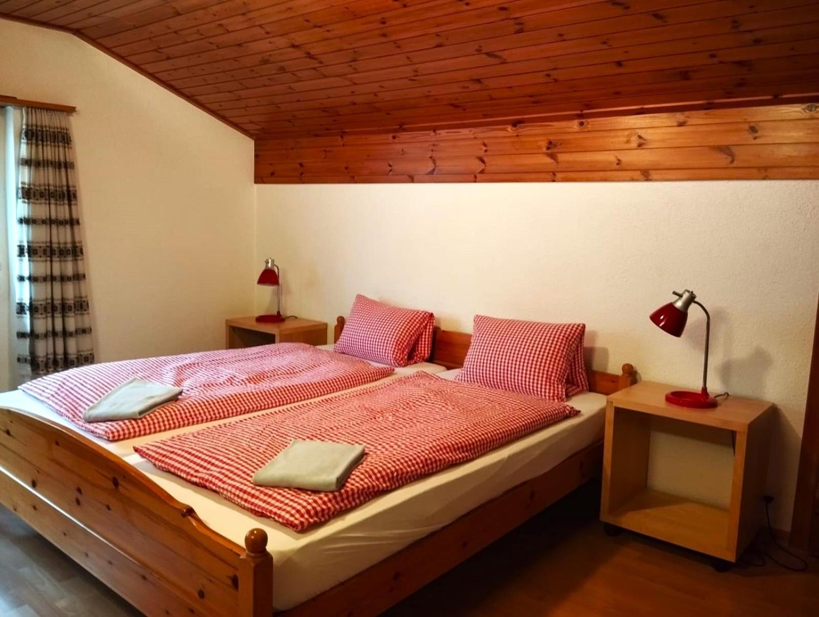 Hotel Weisses Kreuz Brienz  Pokoj fotografie